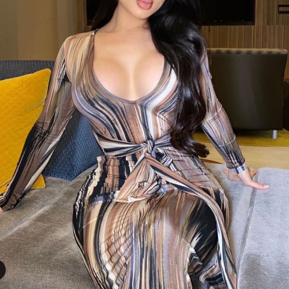 Fashion Nova Maxi form fitting dress
